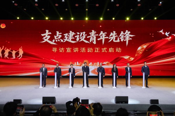 “211高校毕业却选择摆摊，体面吗”