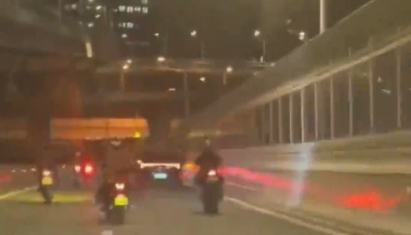 高考前夕, 多辆摩托车在武汉三环“炸街”飙车, 还遮挡号牌, 警方锁定5名驾驶员身份, 已全部处罚